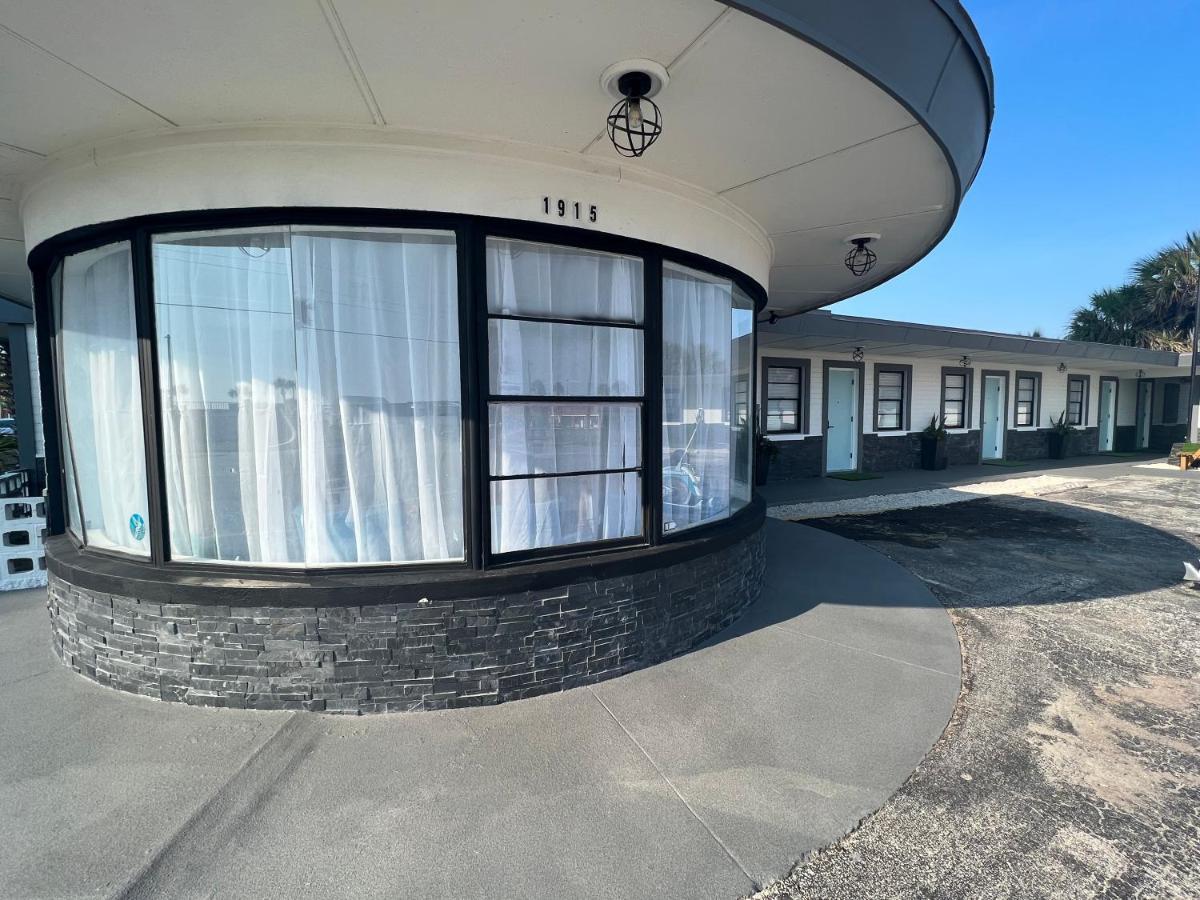 Motel 1915 Club *